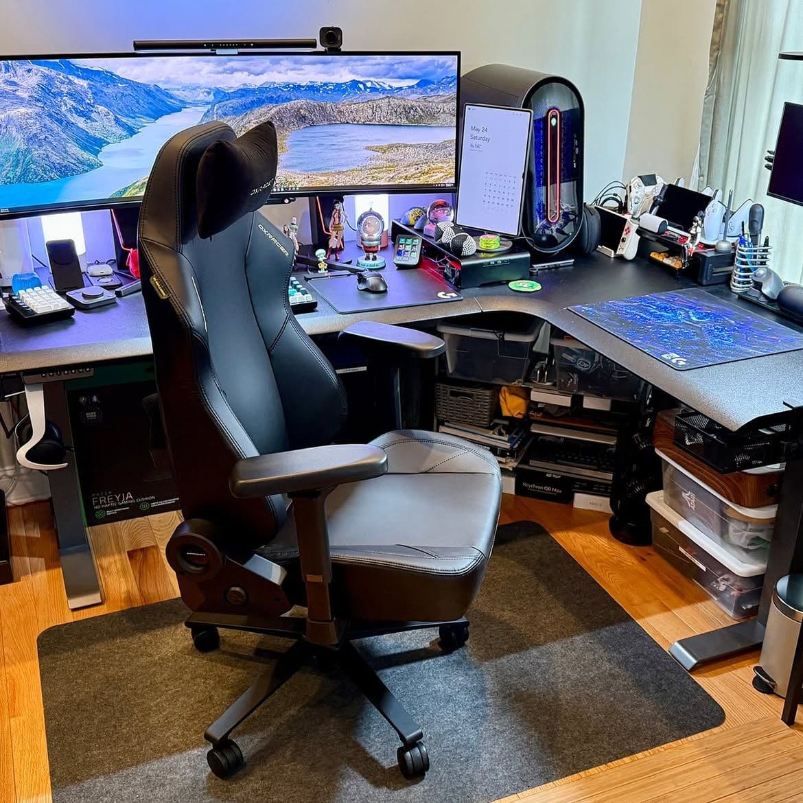 DX Racer Martian Gaming Chair