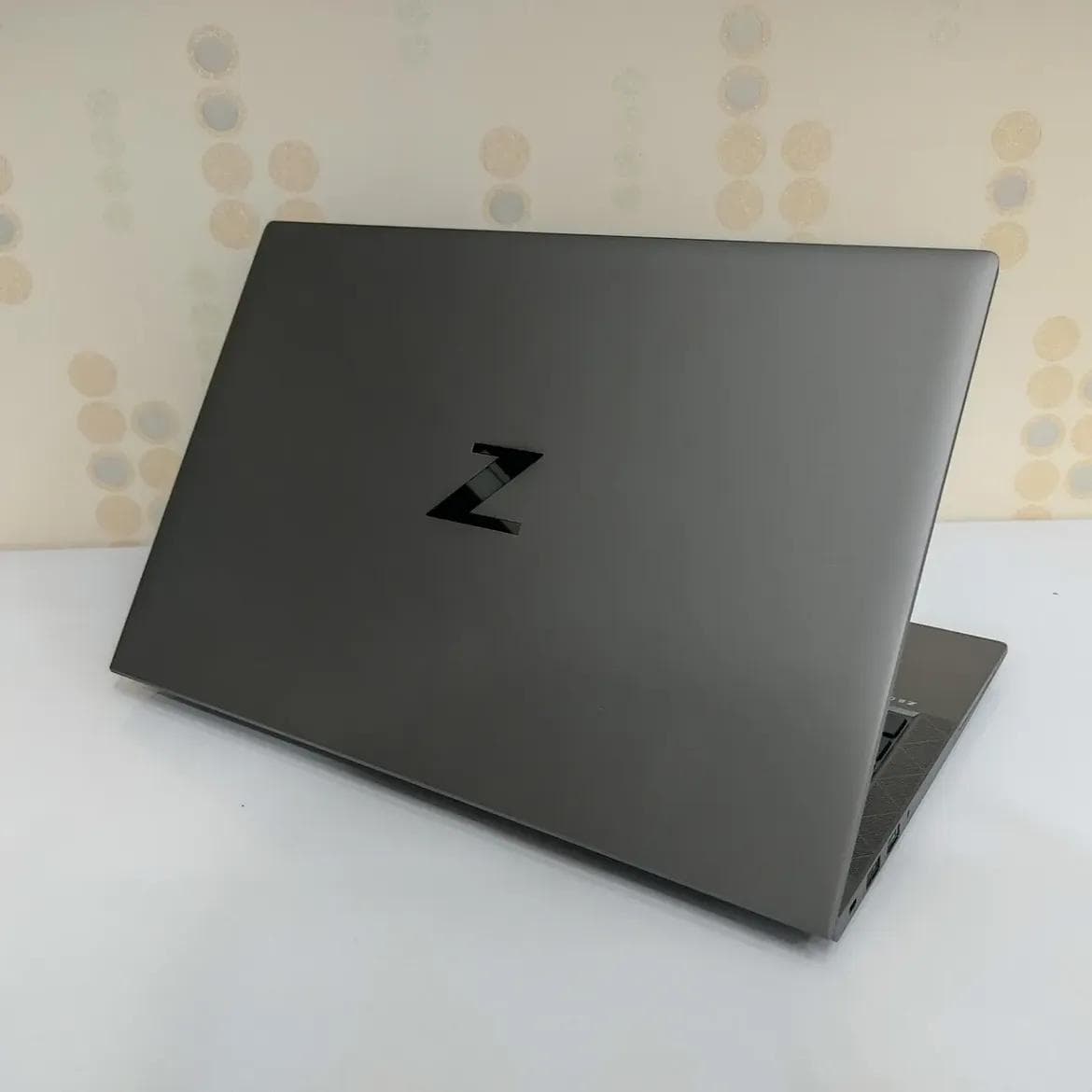 HP ZBook Firefly 14 G8 (NVIDIA Quadro T500)